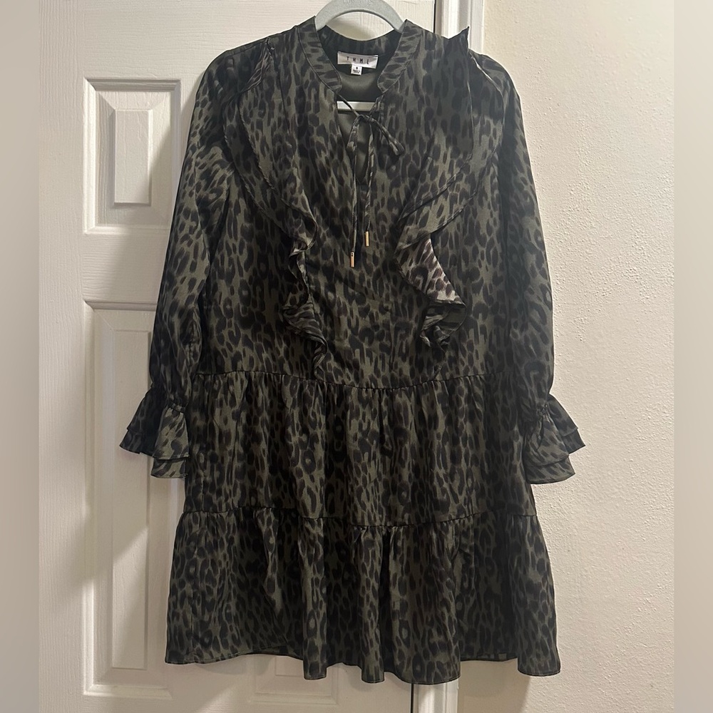 THML Black and Green Leopard Print Ruffle Long Sleeve Dress